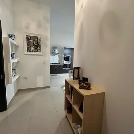 Modern Private In Swieqi Shared Flat With Private Bathroom Δωμάτια σε οικογενειακή κατοικία *